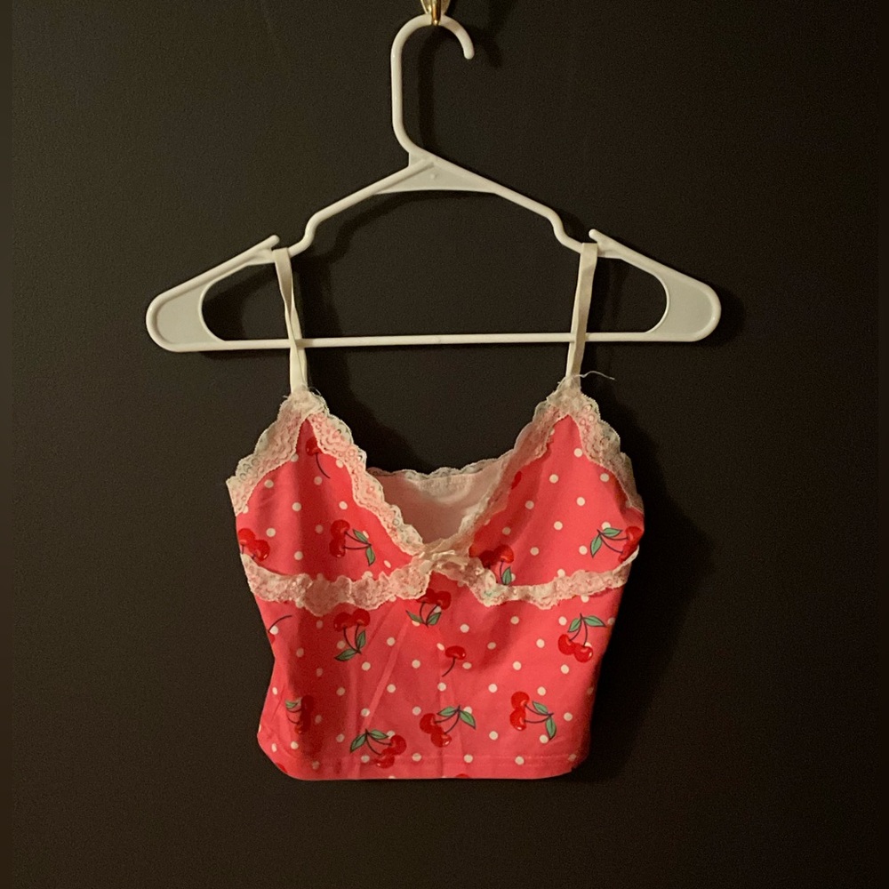 Dainty top